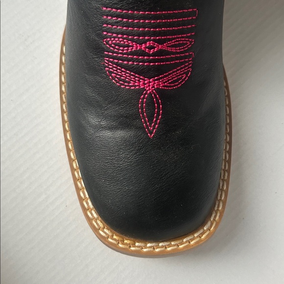NWT-Blazin Roxx Youth Embroidered Black Cowboy Boots with Floral Design-Size 6 - Picture 3 of 5